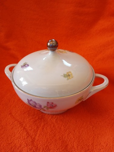 Suppenterrine - ,