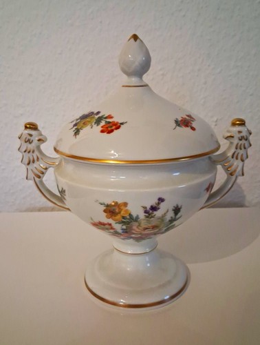 Prunkvolle royal tettau - prunkvolle,